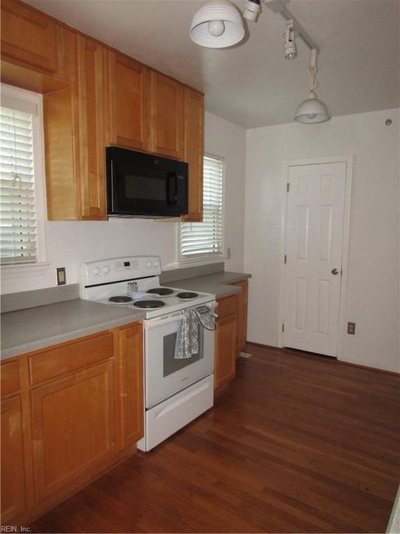 606 23rd St - Photo 7 of 36