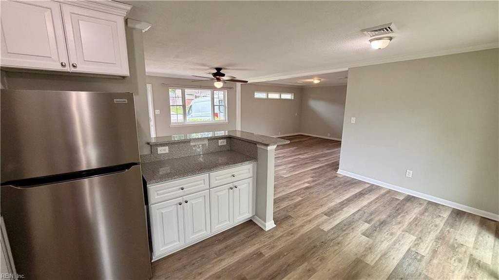 3217 Florence St - Photo 4 of 16