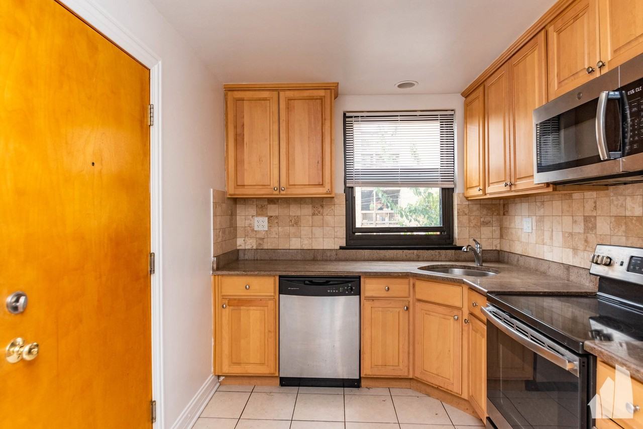 7320 N Ridge Blvd #22-3W - Photo 4 of 8