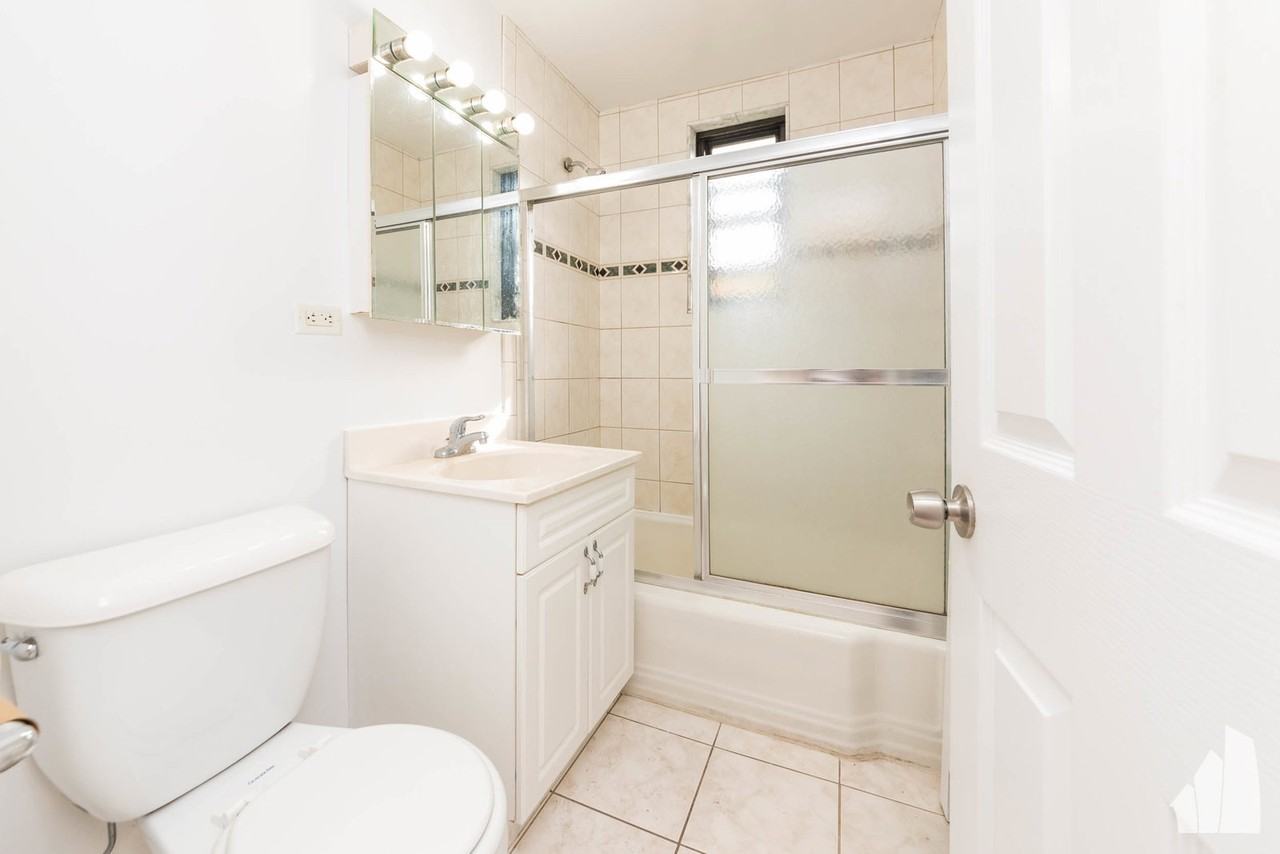 7320 N Ridge Blvd #22-3W - Photo 6 of 8