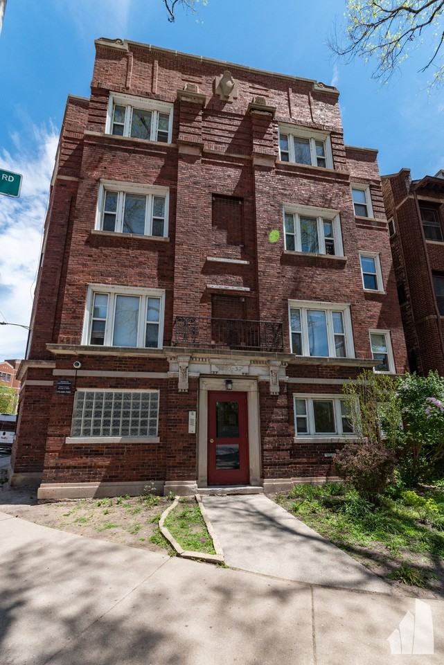 7735 N Sheridan Rd #55-2 - Photo 3 of 8