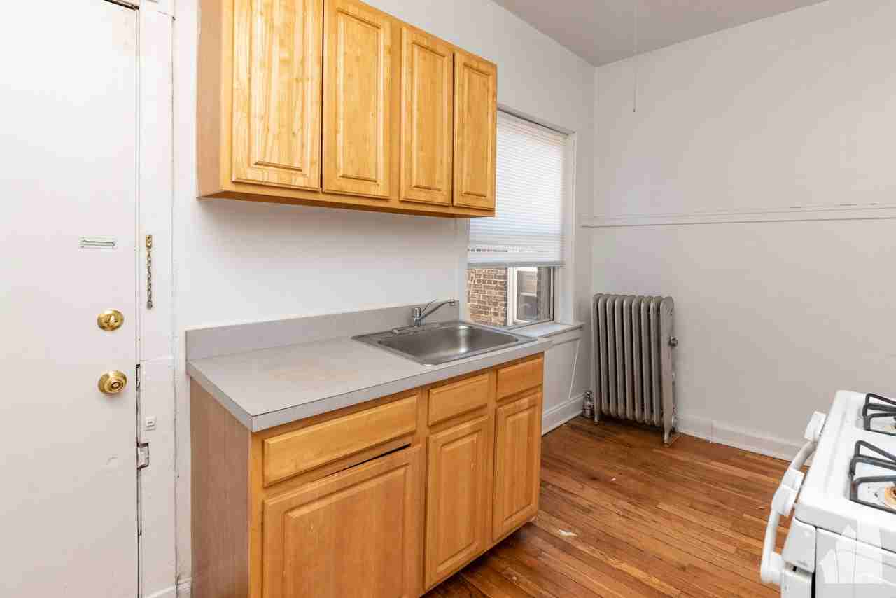 7735 N Sheridan Rd #55-2 - Photo 5 of 8
