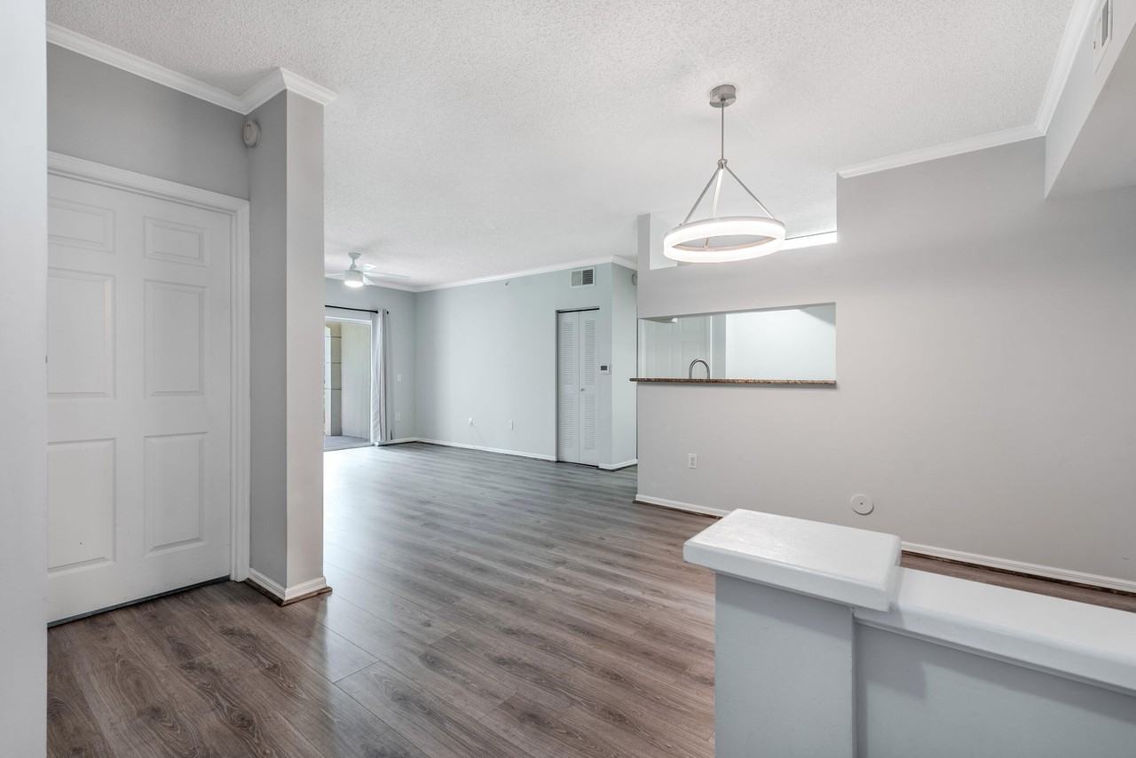 1106 Tuscany Way - Photo 2 of 41