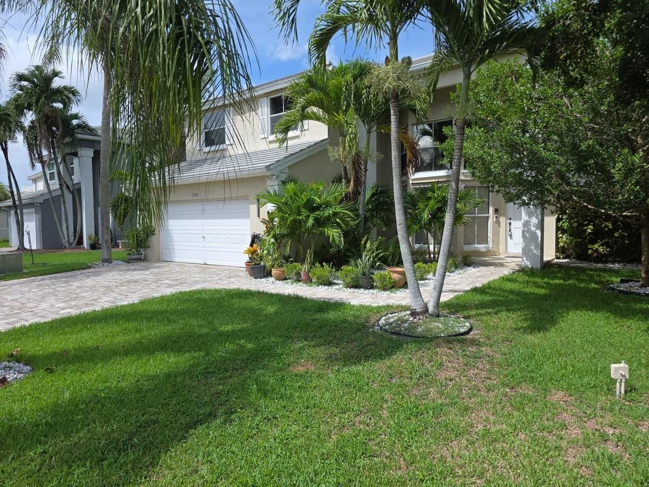 5220 Nw 53rd Ave - Photo 5 of 8