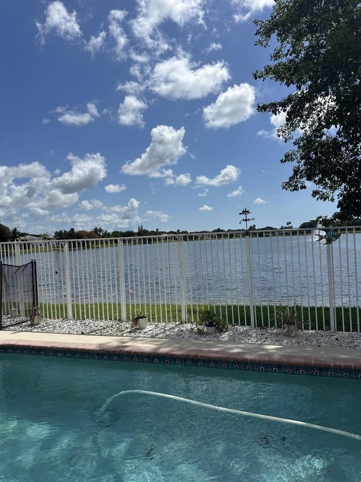 5220 Nw 53rd Ave - Photo 3 of 28