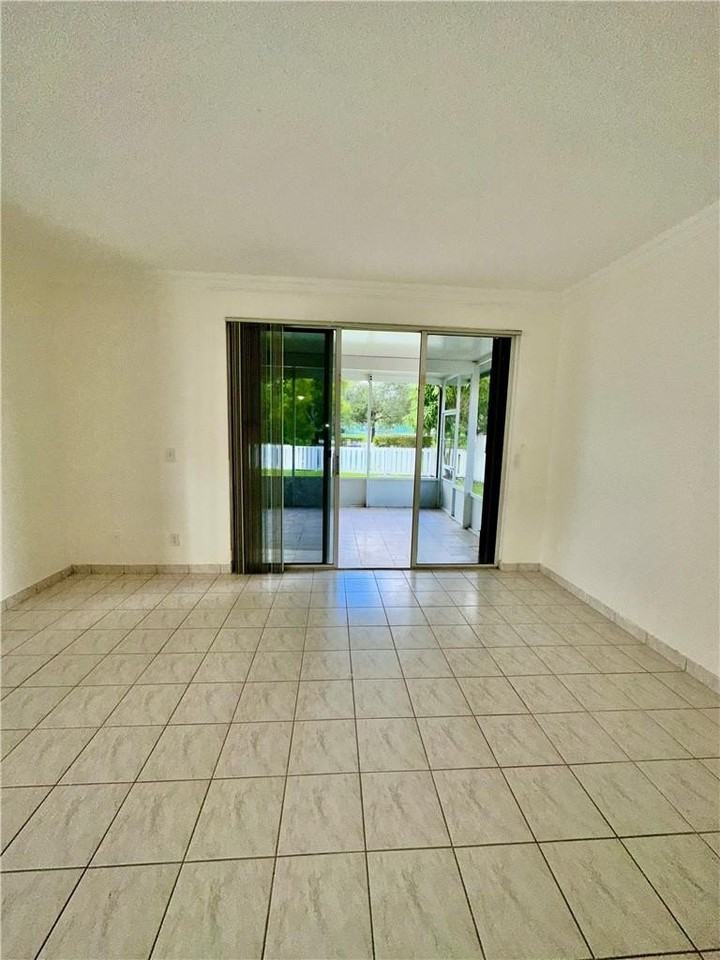 7470 Nw 1st Pl - Photo 5 of 33