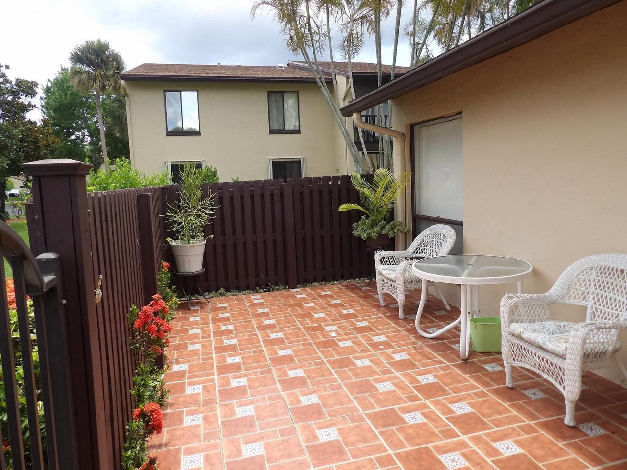 604 Sea Pine Way #A - Photo 5 of 31