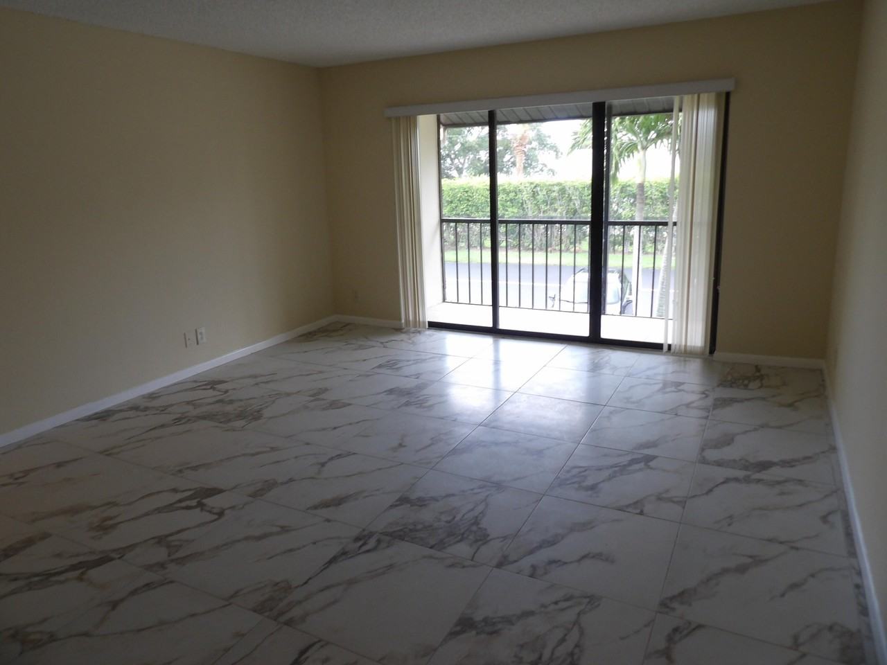 623 Sea Pine Way #D2 - Photo 6 of 27
