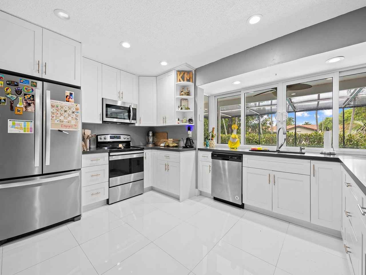 10497 Nw 4th St - Photo 6 of 21