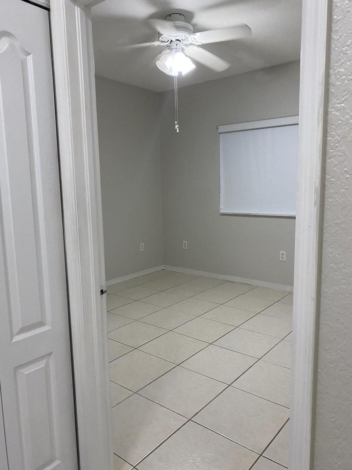 16307 Nw 91st Ave - Photo 7 of 9