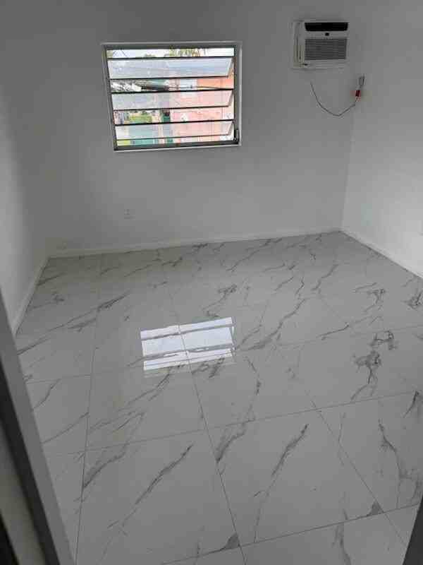 2285 Ne 172nd St #15 - Photo 6 of 18