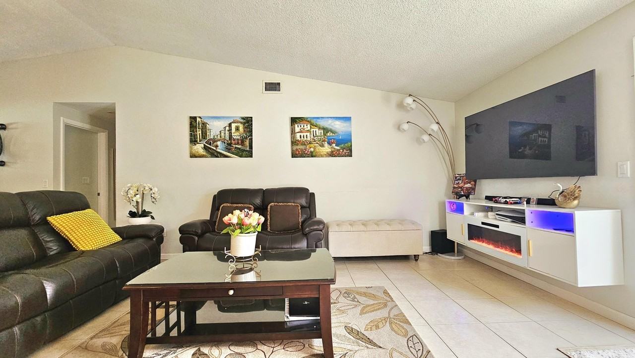 4679 Appaloosa St - Photo 3 of 19