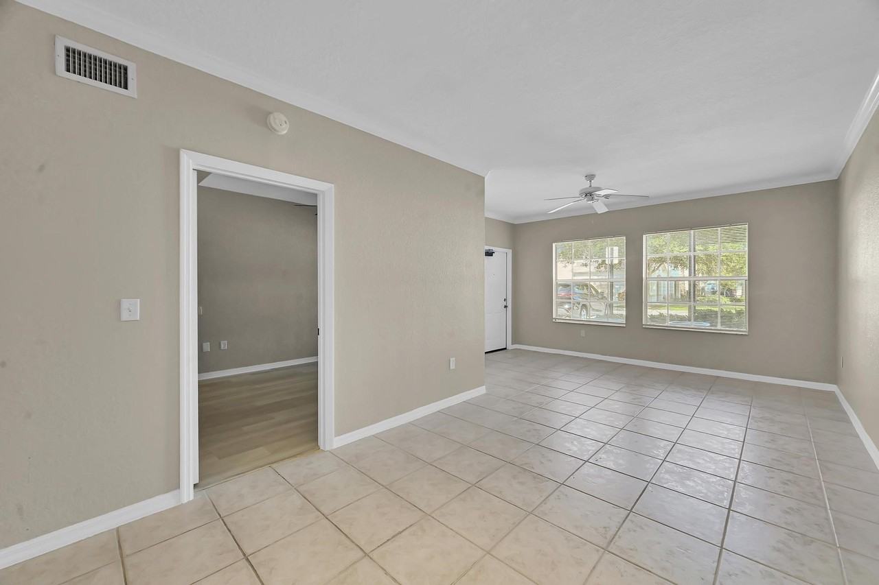 196 Se Kitching Cir - Photo 4 of 27