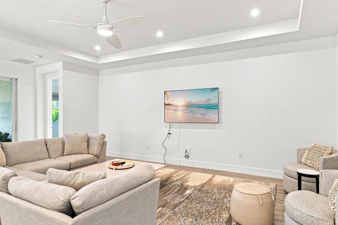 11724 Sw Aquila Way - Photo 7 of 50
