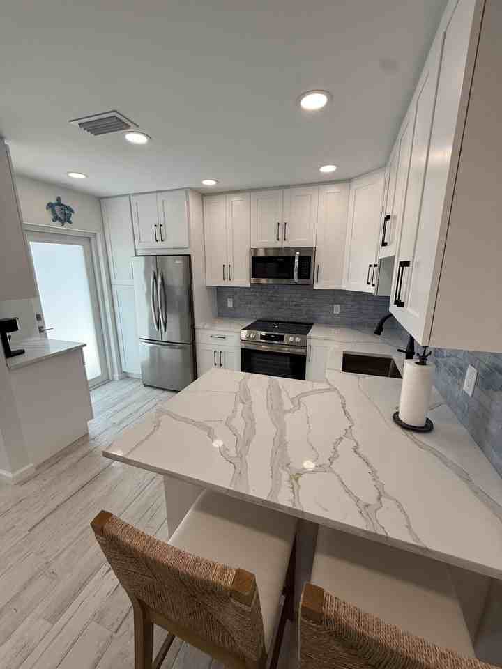 370 Wilma Cir #6 - Photo 5 of 17