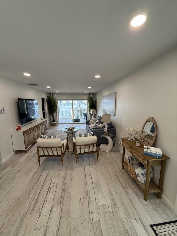 370 Wilma Cir #6 - Photo 7 of 17