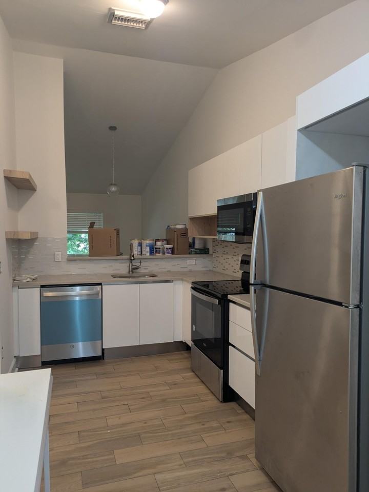 8718 Nw 35th St #8718 - Photo 4 of 12