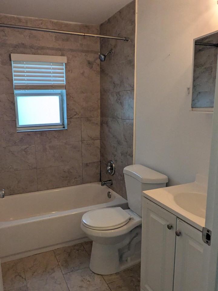 8718 Nw 35th St #8718 - Photo 7 of 12