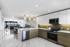 featured image of 44 Yacht Club Dr #611