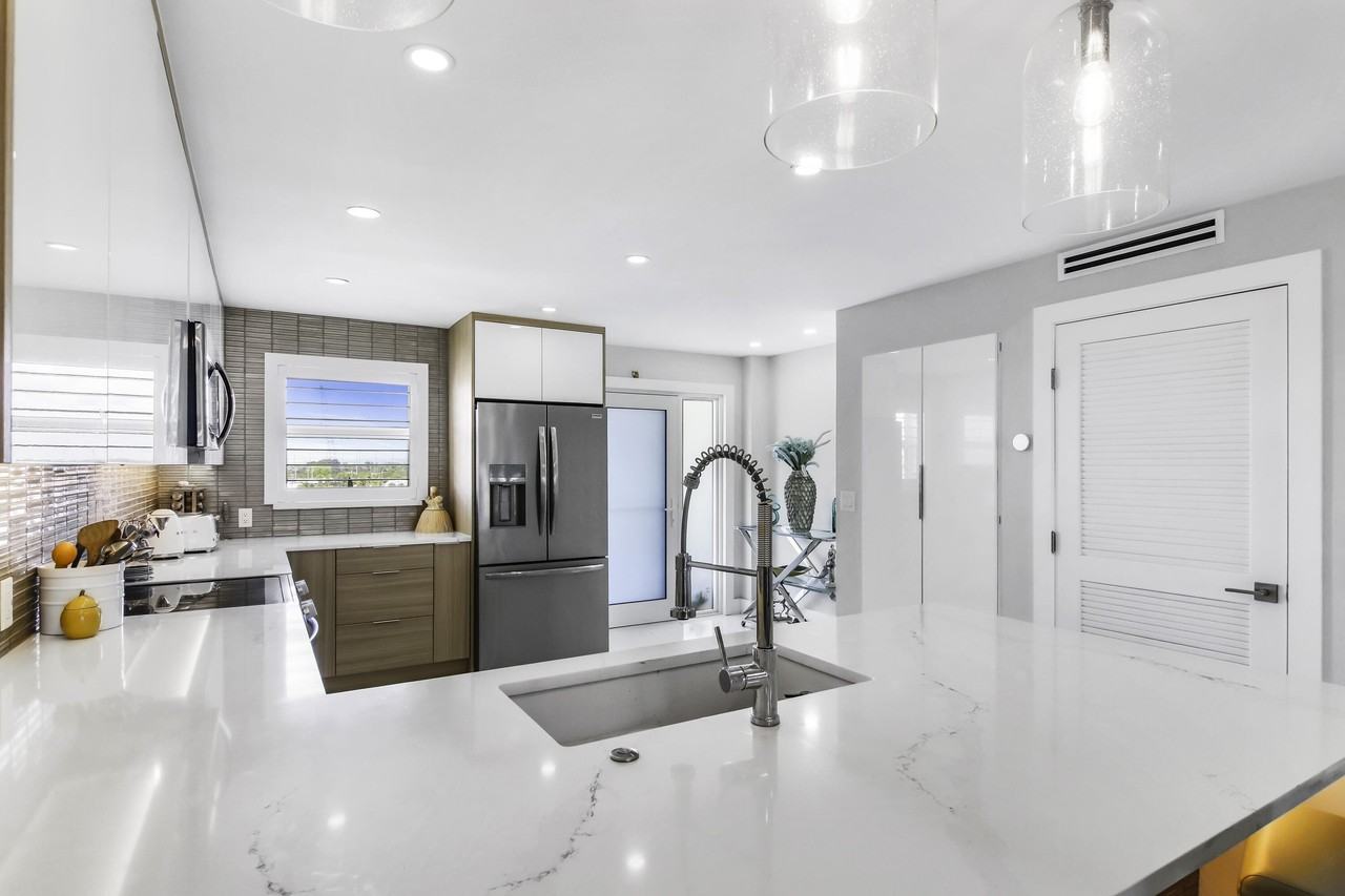 44 Yacht Club Dr #611 - Photo 4 of 23