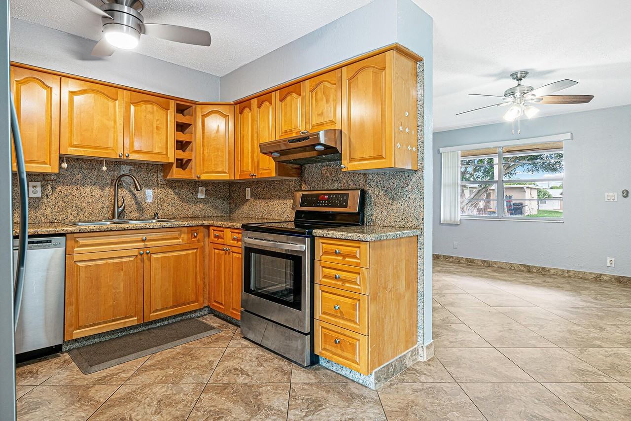 2722 Peer Ln #187 - Photo 4 of 21