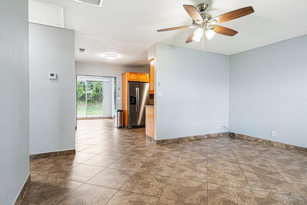 2722 Peer Ln #187 - Photo 5 of 21