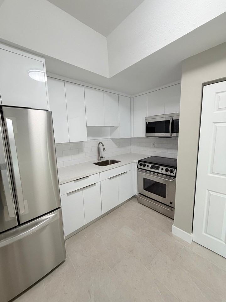 1390 W 37th St #101 - Photo 3 of 14