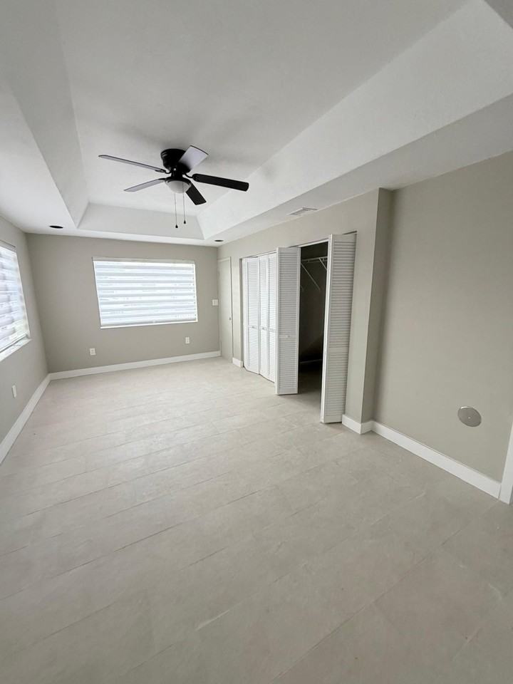 1390 W 37th St #101 - Photo 6 of 14