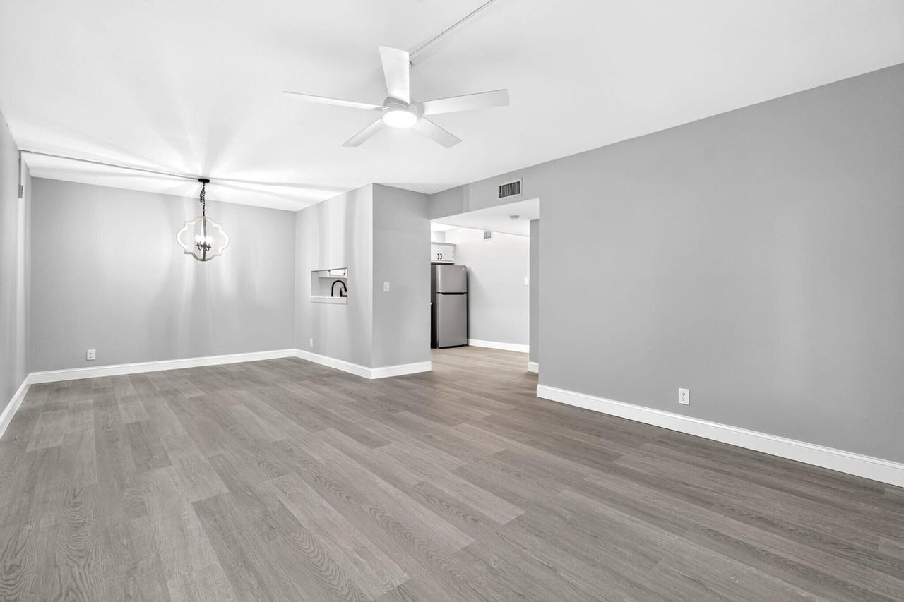 6495 Chasewood Dr #B - Photo 2 of 20
