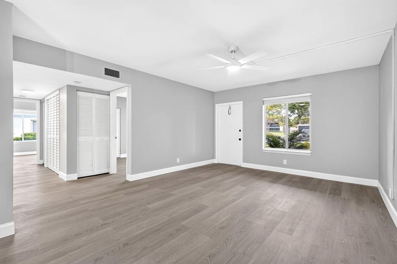 6495 Chasewood Dr #B - Photo 3 of 20