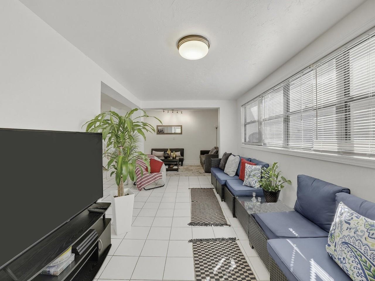 9702 Nw 5th Ln #9702 - Photo 4 of 20