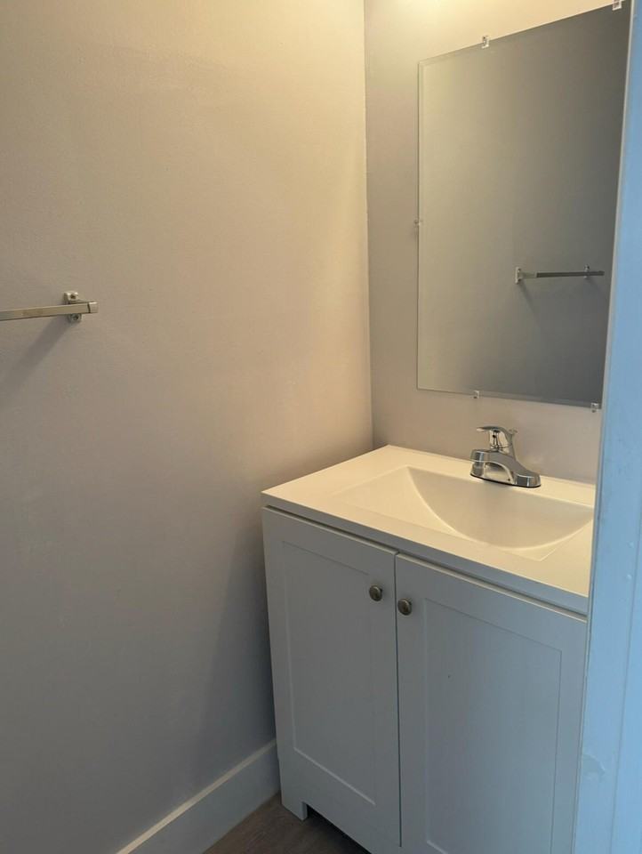 9473 Palm Cir N - Photo 5 of 11