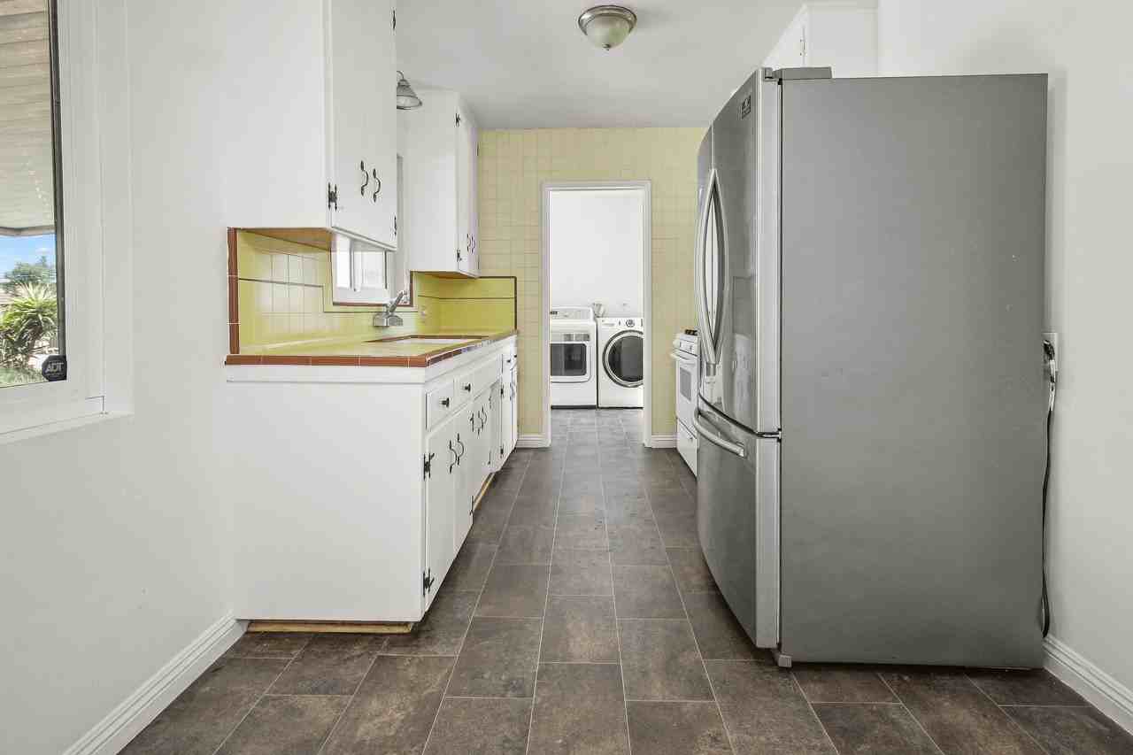 1073 Palm Ave #1 - Photo 6 of 18