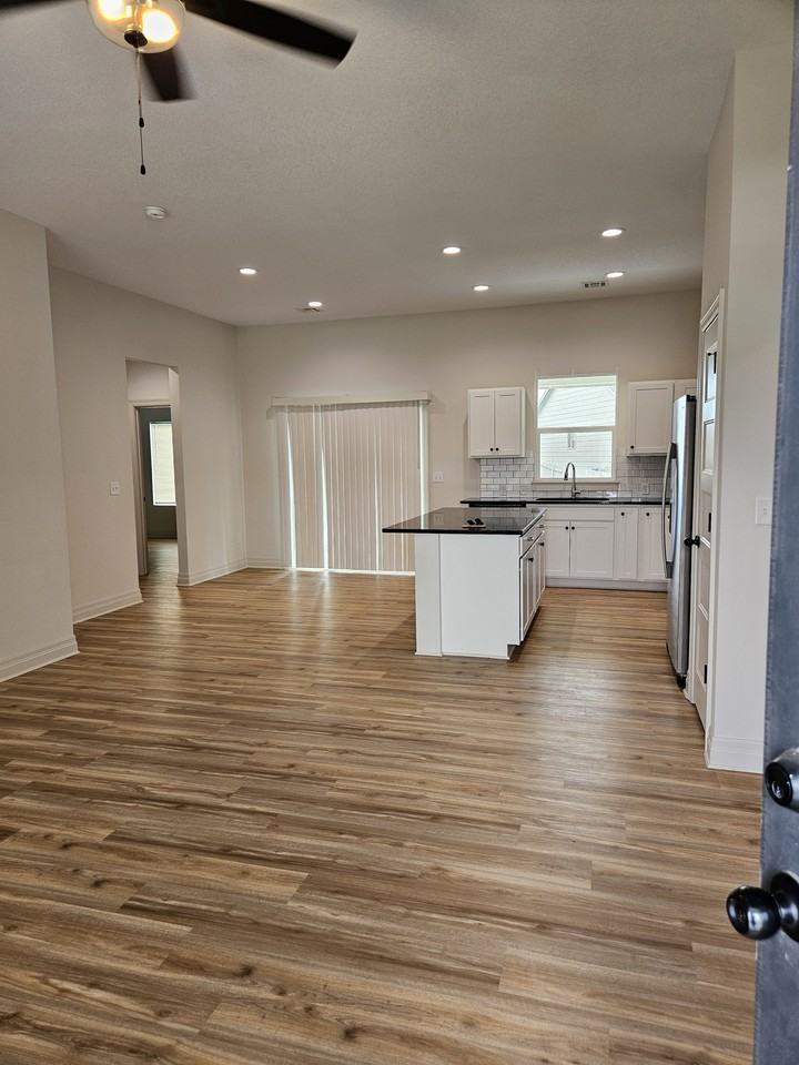1919 E Sutton Ct #1 - Photo 2 of 11