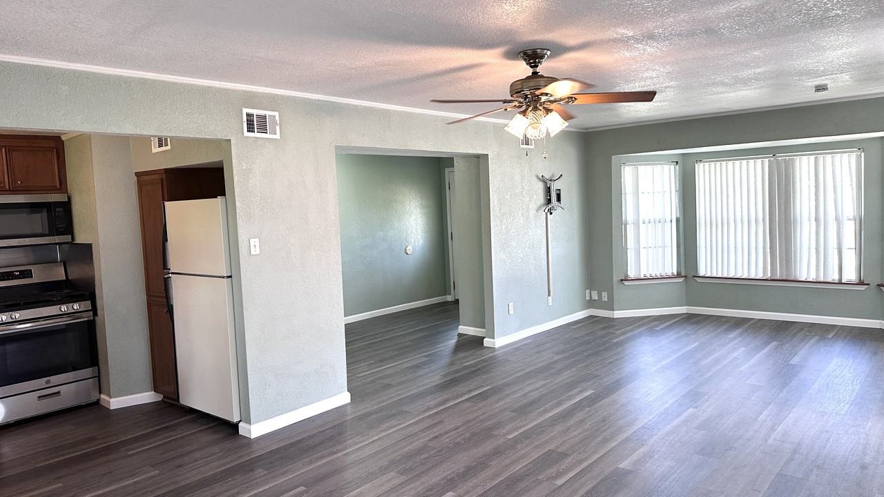 3910 Herring Dr #1 - Photo 3 of 10