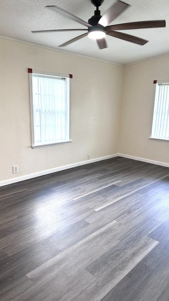 3910 Herring Dr #1 - Photo 4 of 10