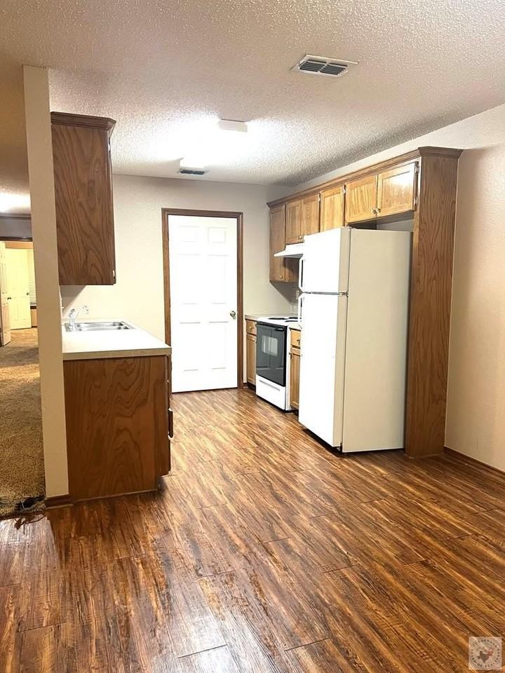 5104 Galloping Way - Photo 3 of 15