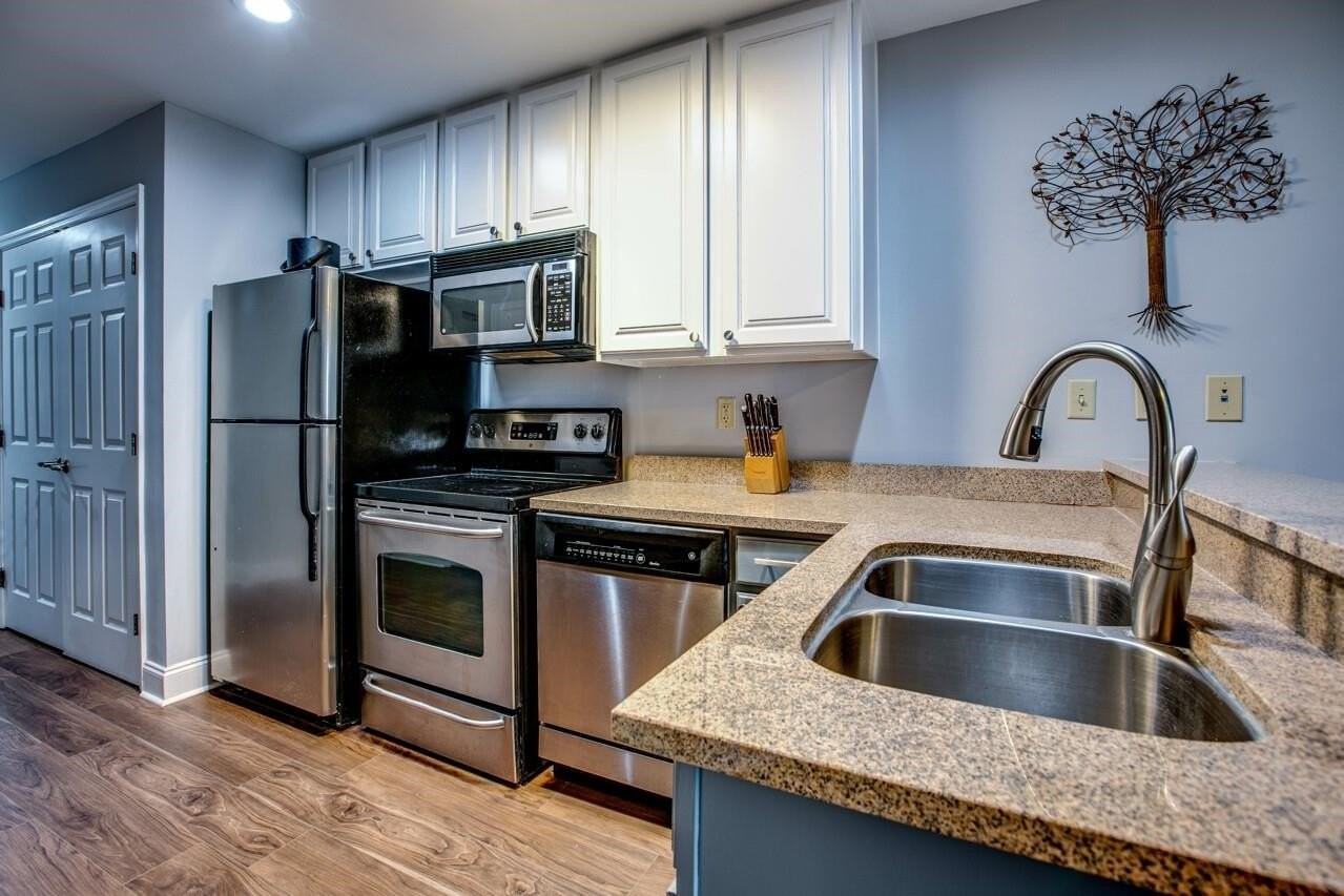 215 W College Unit 711 Avenue - Photo 3 of 27