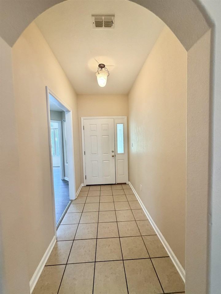 9336 Royal Troon Dr - Photo 2 of 22