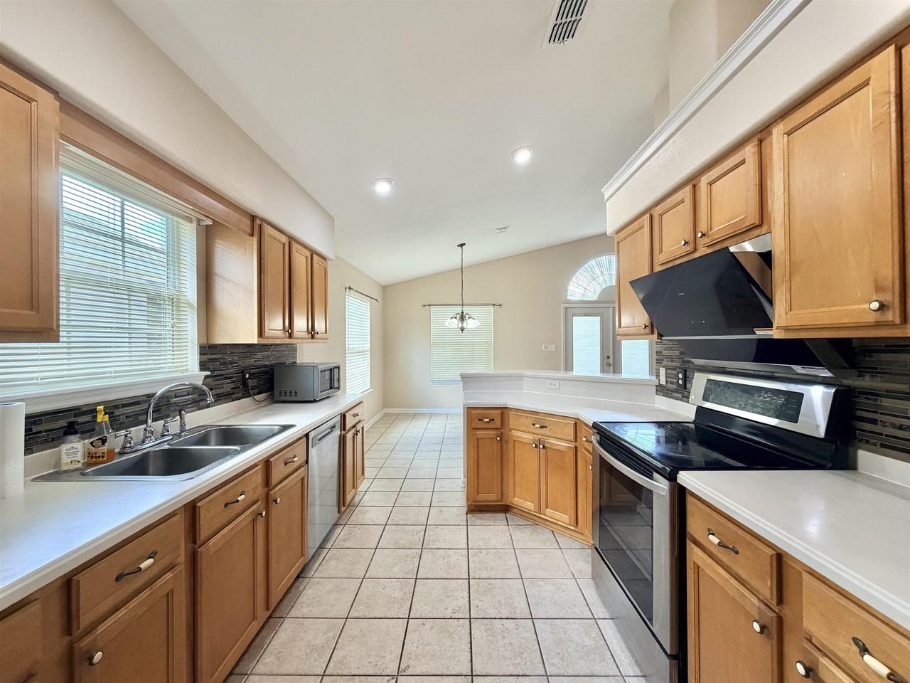 9336 Royal Troon Dr - Photo 7 of 22