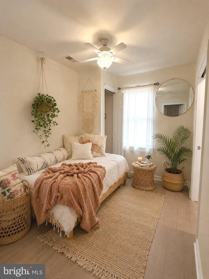 1720 H St Ne #B - Photo 4 of 10