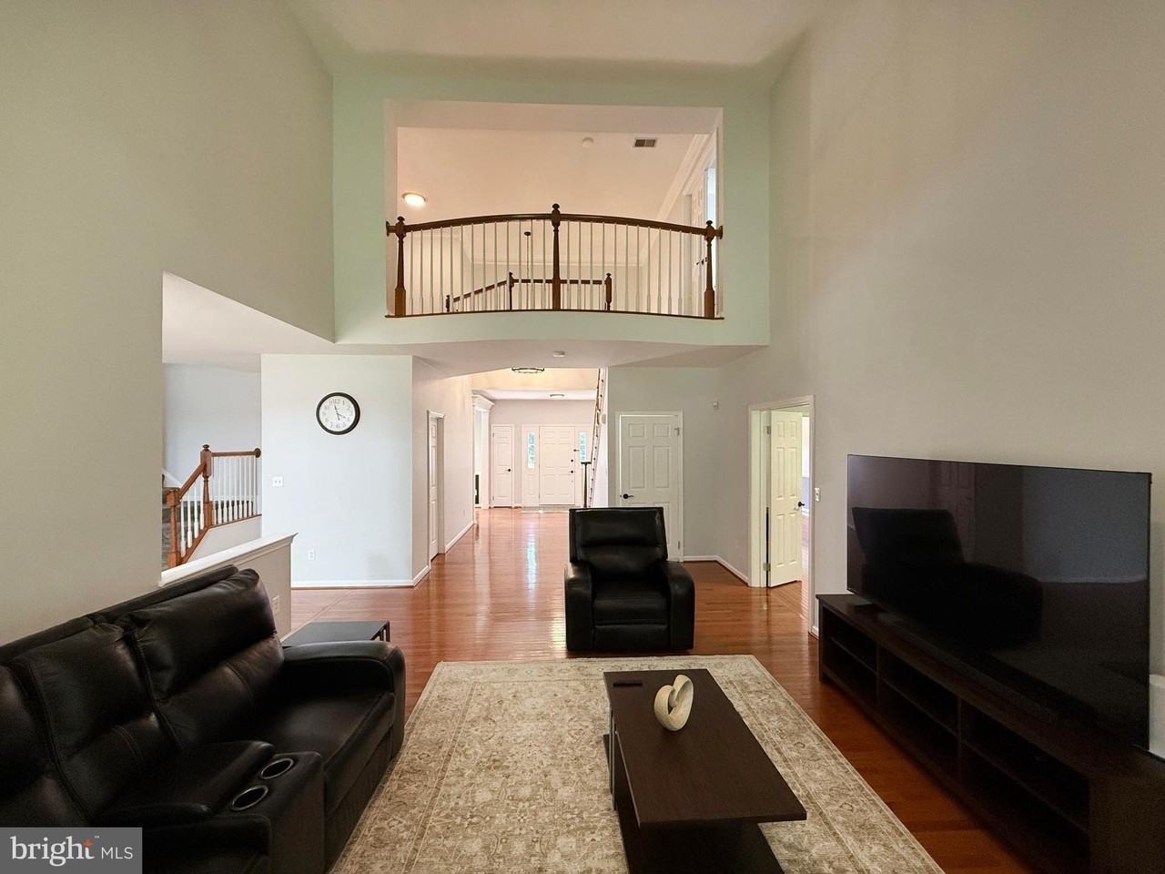 8011 Lions Crest Way - Photo 5 of 41