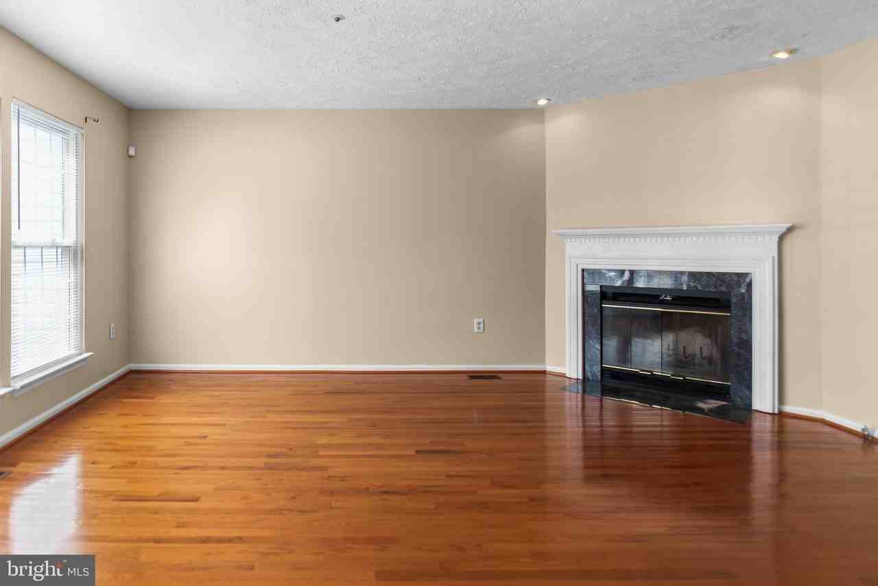 8514 Rheims Ct - Photo 4 of 29