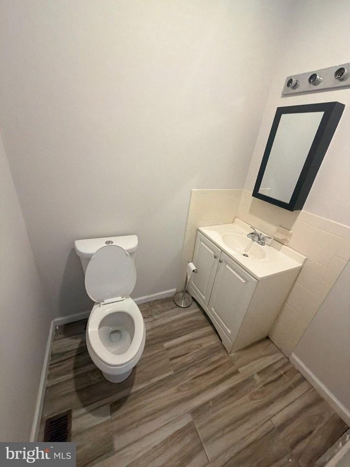 35 Emory Ave - Photo 3 of 6