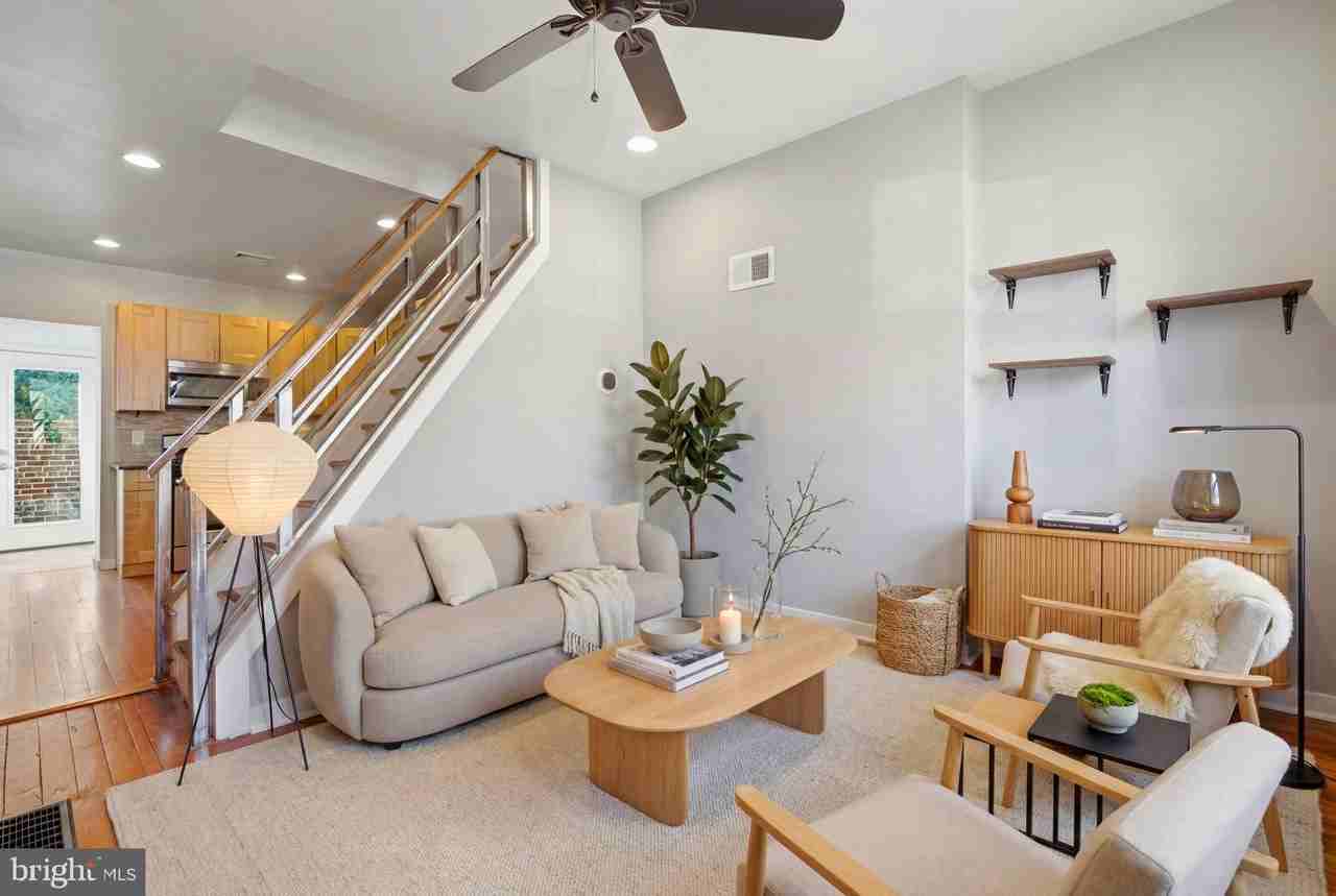 2663 Martha St - Photo 3 of 28