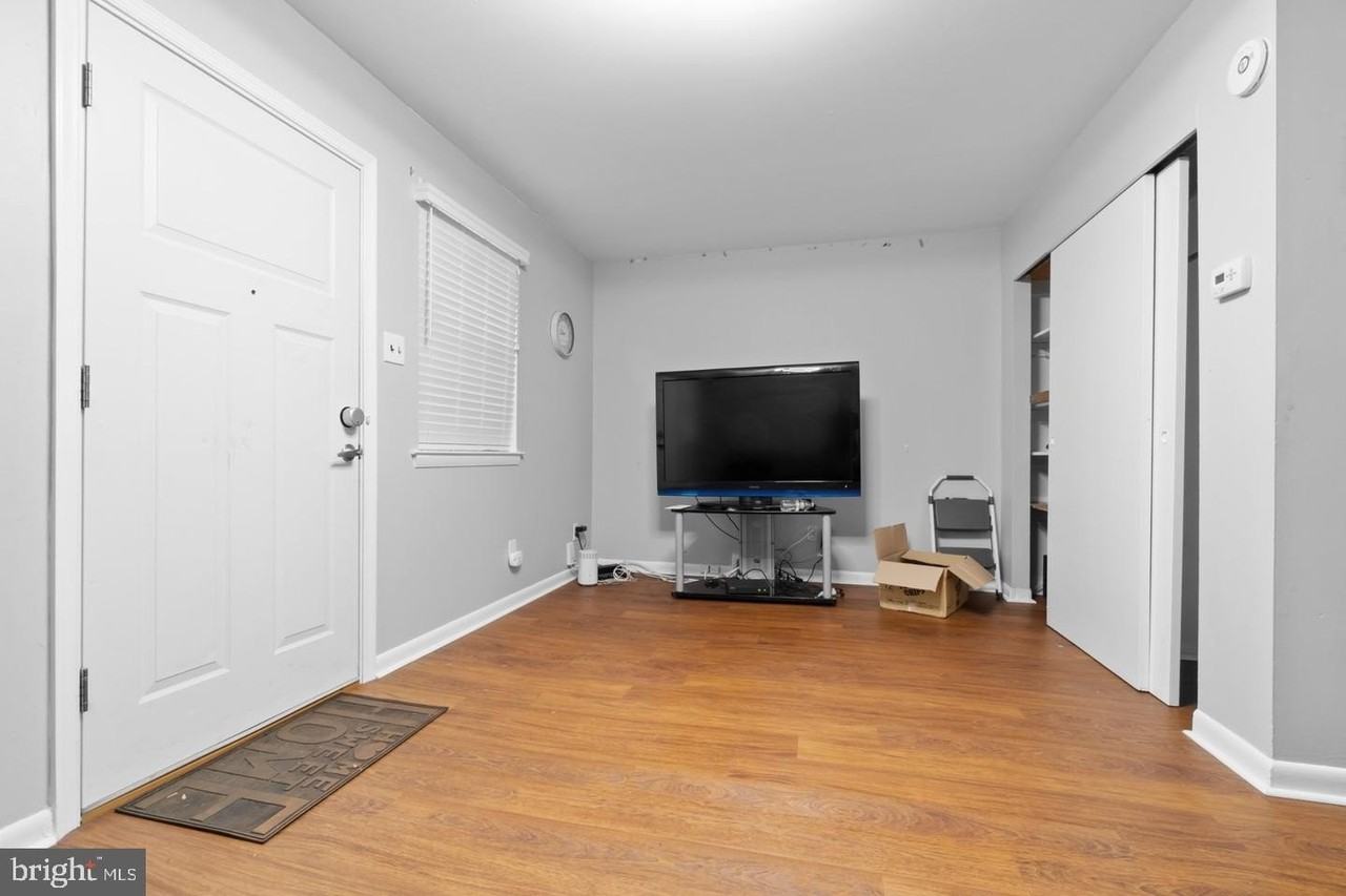 1225 Diamond St - Photo 3 of 12