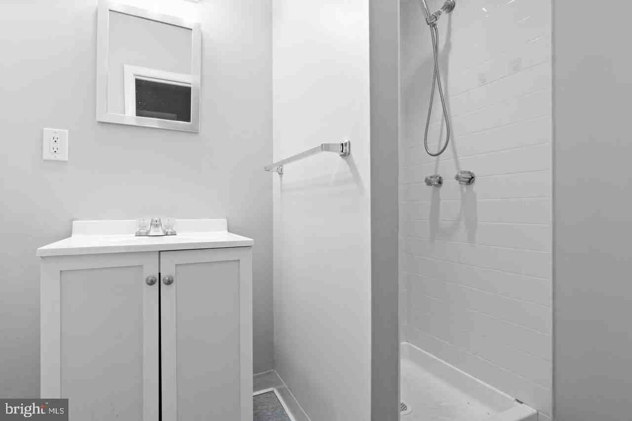 1225 Diamond St - Photo 6 of 12