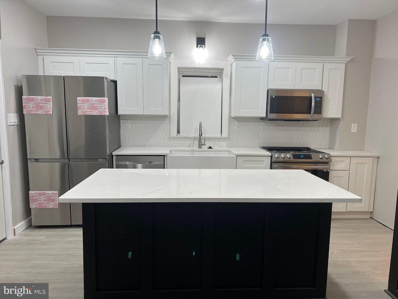 6400 Oxford Ave - Photo 2 of 30
