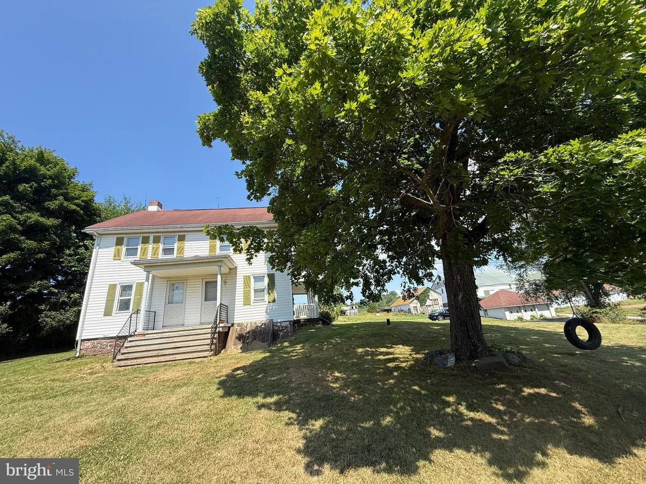 1001 School House Ln - Photo 3 of 29