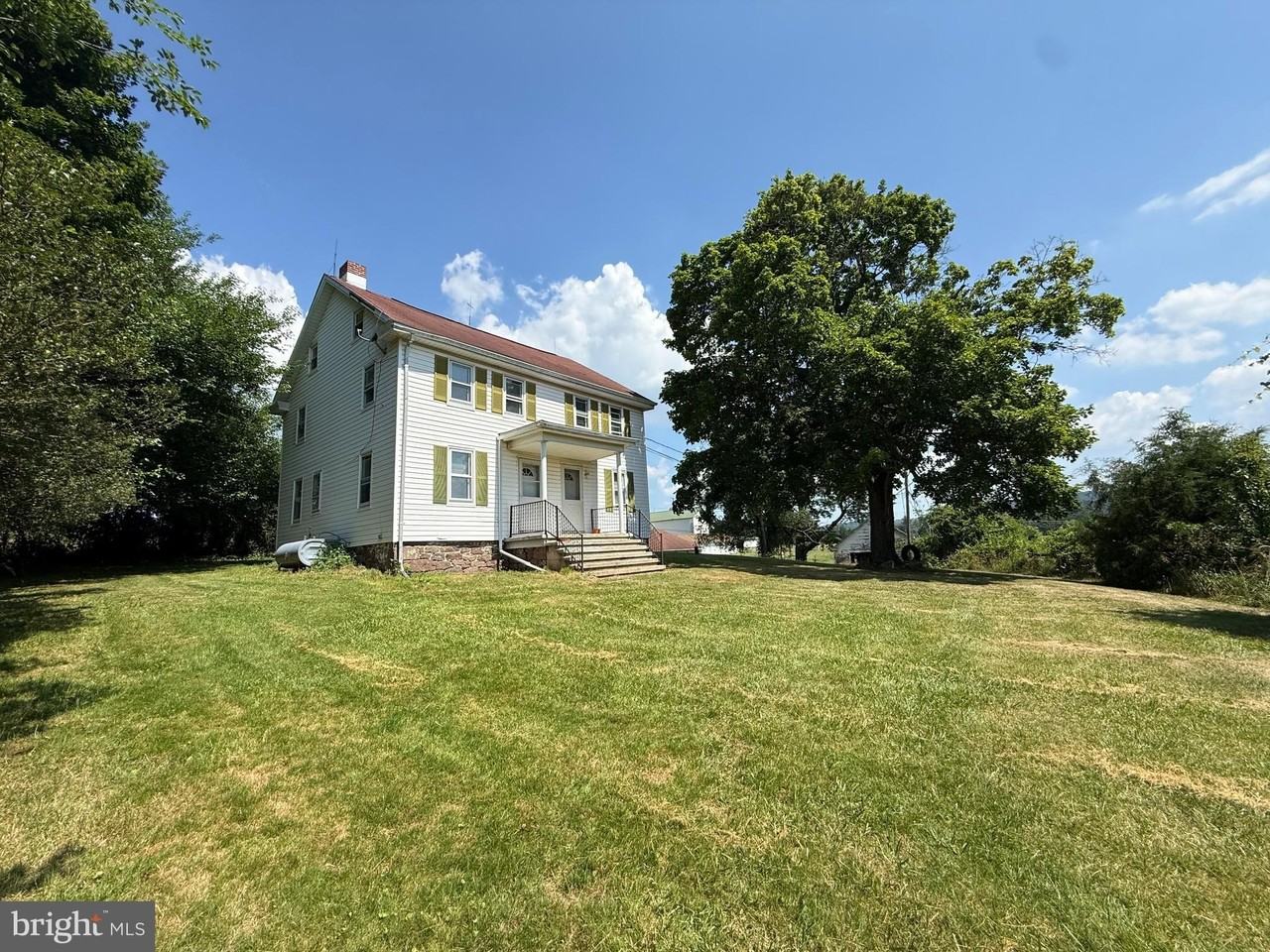1001 School House Ln - Photo 4 of 29